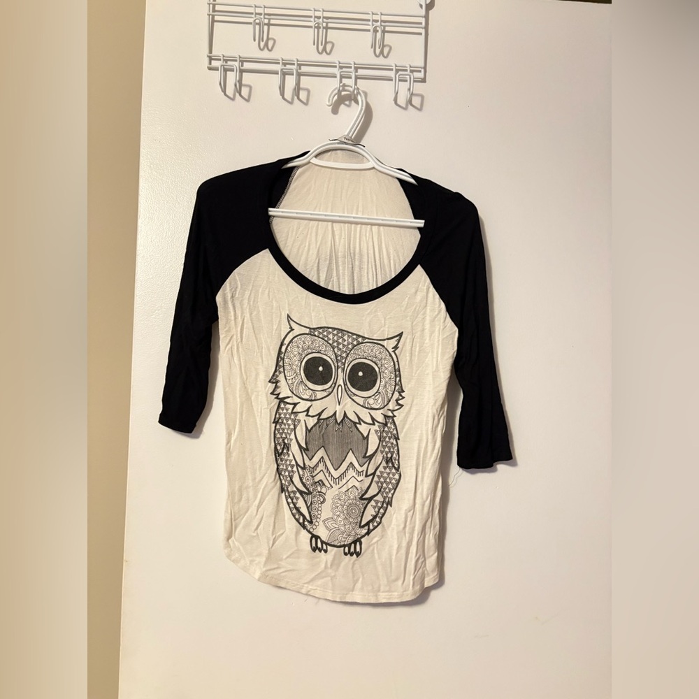 Black and White Owl Graphic Raglan Tee